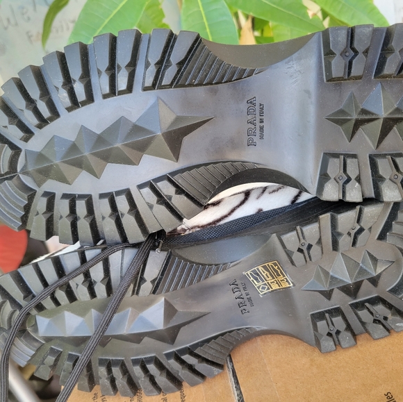 Authentic Prada Ankle boots - Picture 3 of 7